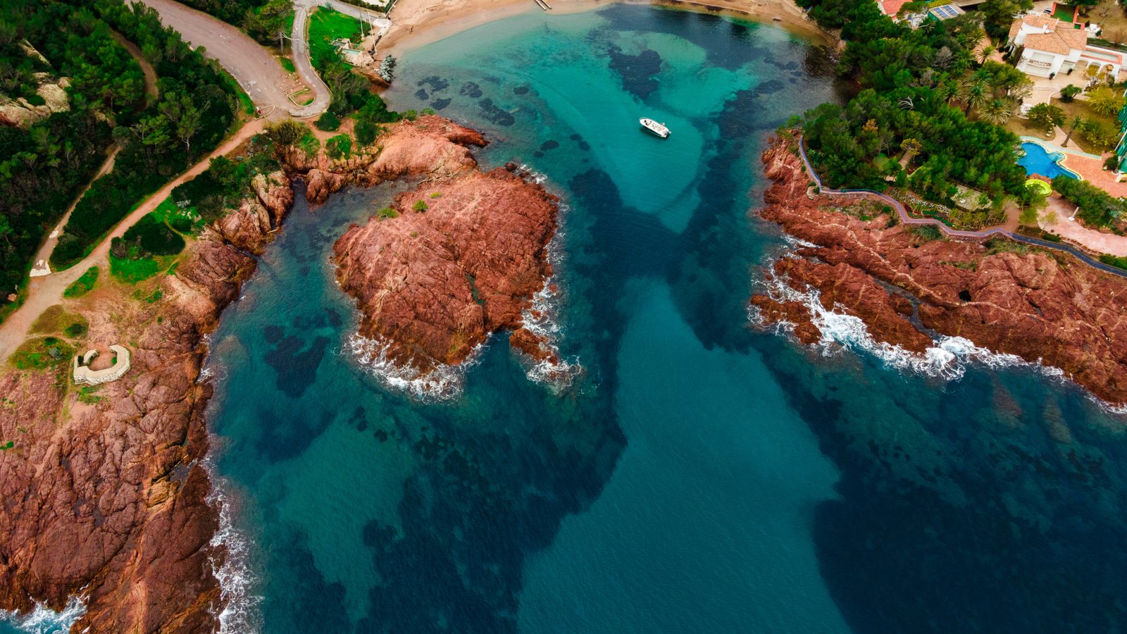 Les roches rouges de l’Estérel près d’Agay