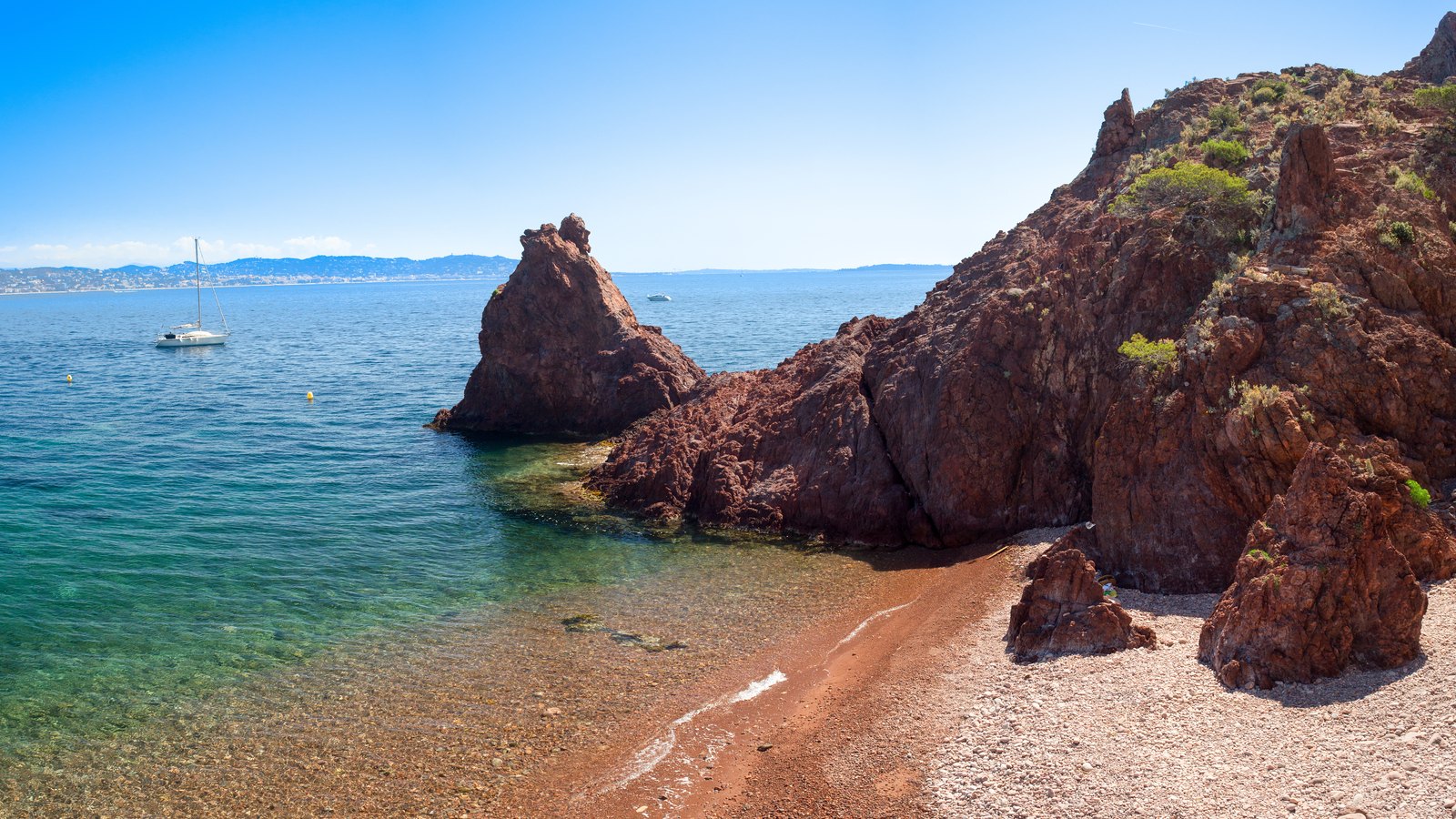 Aiguille beach in Théoule-sur-Mer
